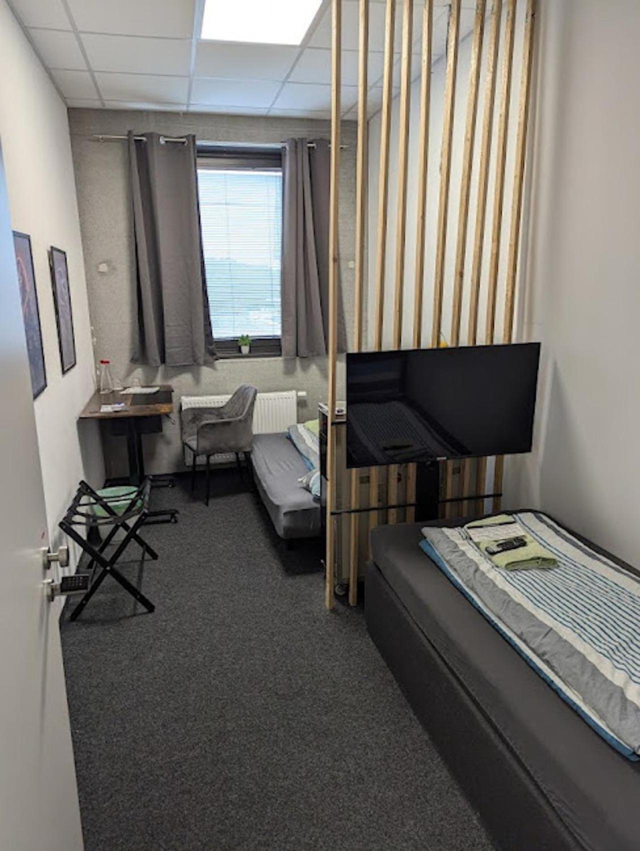 Business-Motel & 24H Selfcheckin Heimsheim エクステリア 写真