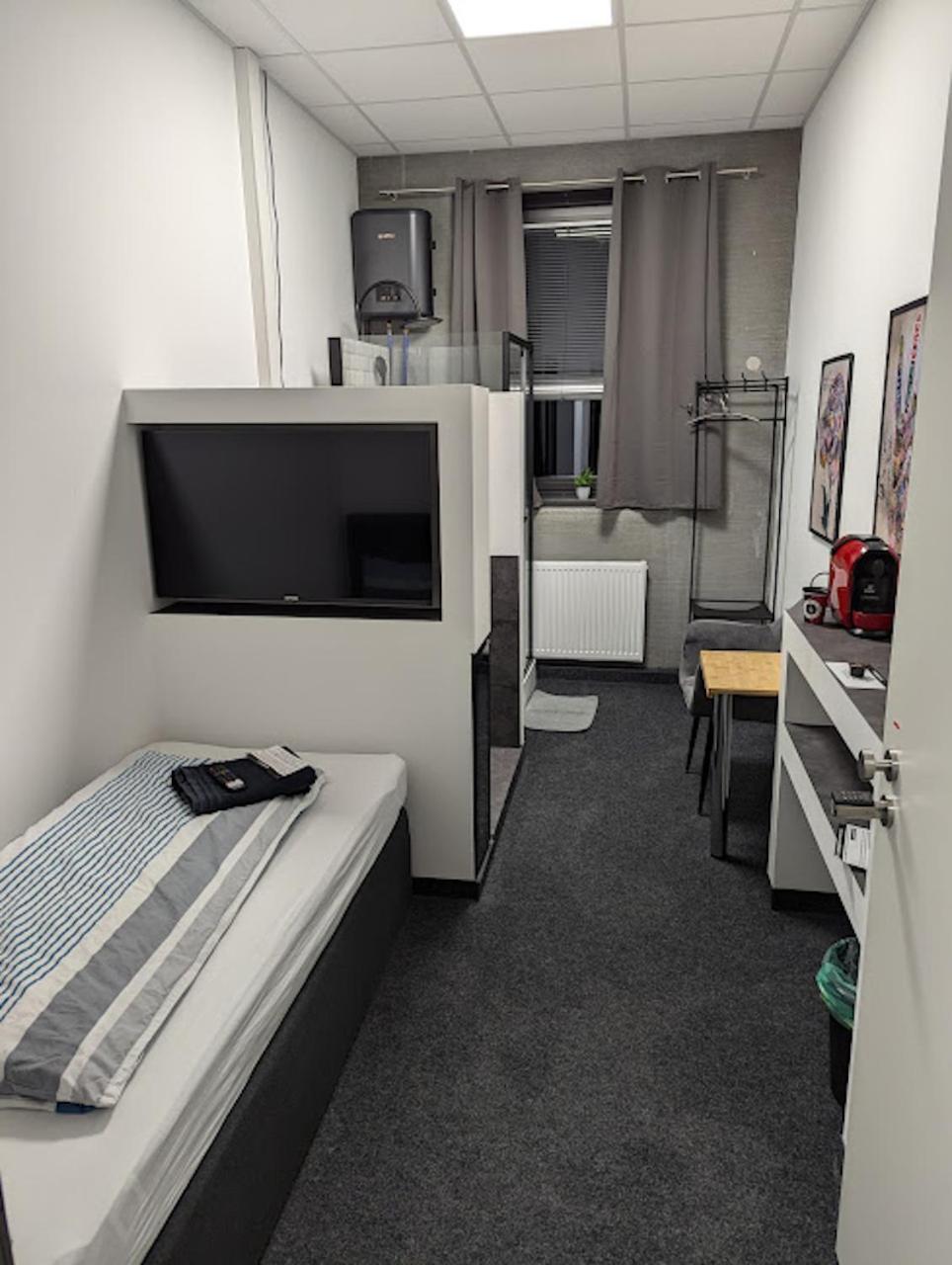 Business-Motel & 24H Selfcheckin Heimsheim エクステリア 写真