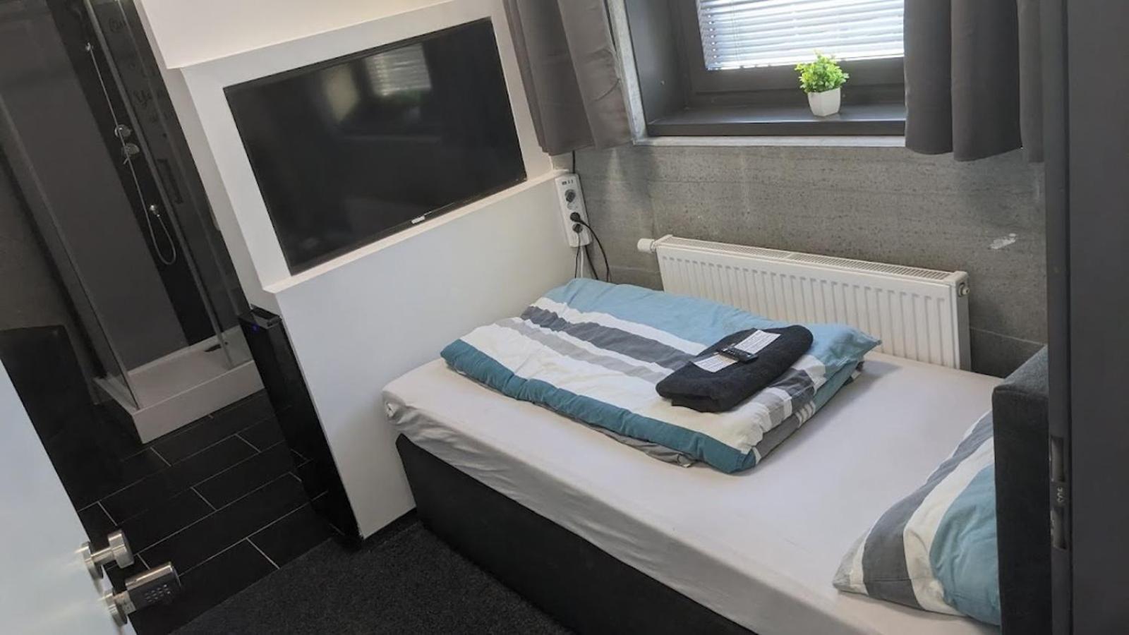 Business-Motel & 24H Selfcheckin Heimsheim エクステリア 写真